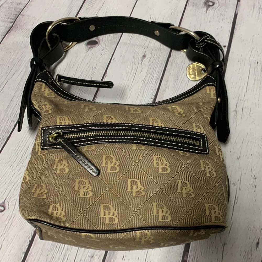 Women’s Dooney & Bourke Signature Quilted Hobo Bag